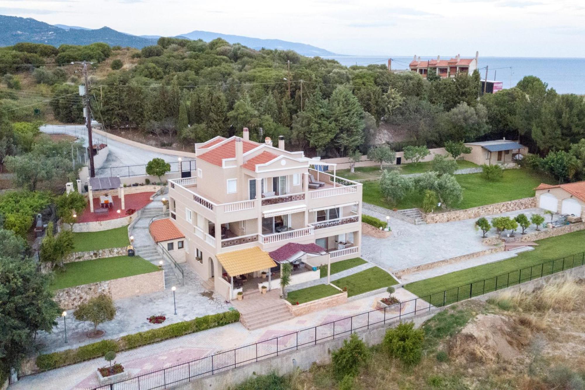 Palio Suites Palaiontsiflikion Exterior photo