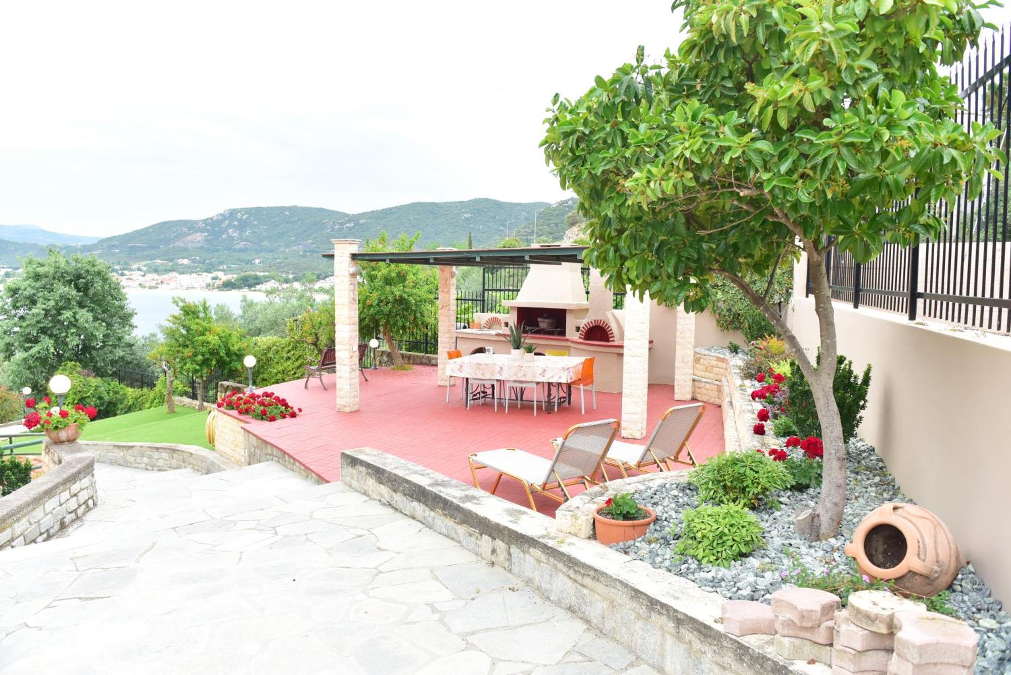 Palio Suites Palaiontsiflikion Exterior photo